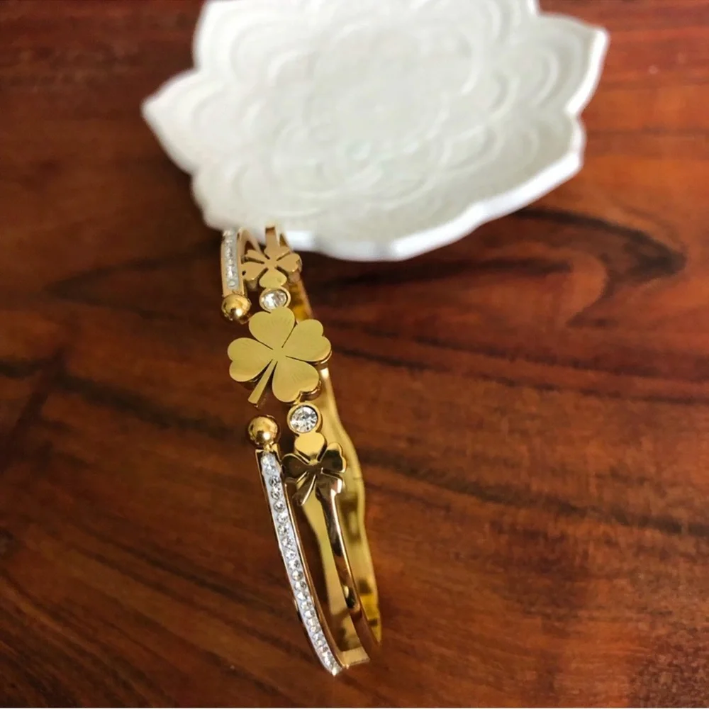 Women’s Plated Gold Black Clover Bracelet Irish Shamrock Stainless Steel Boho